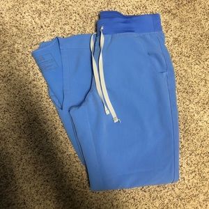 Figs scrubs set, ceil blue.